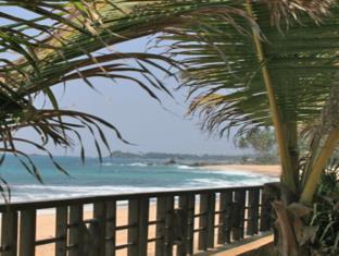 Dalawella Beach Resort by Deco
